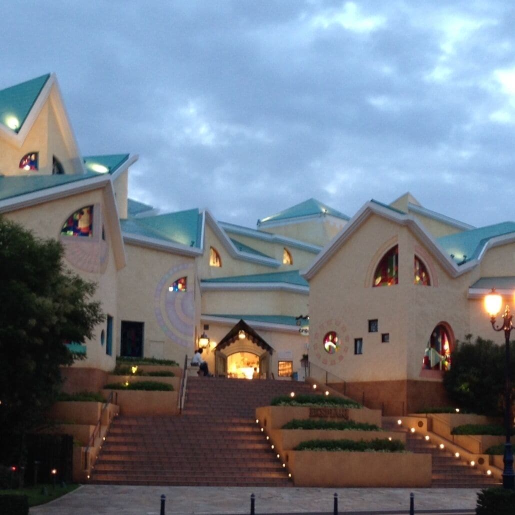 舞浜 東京ディズニーランド近く
