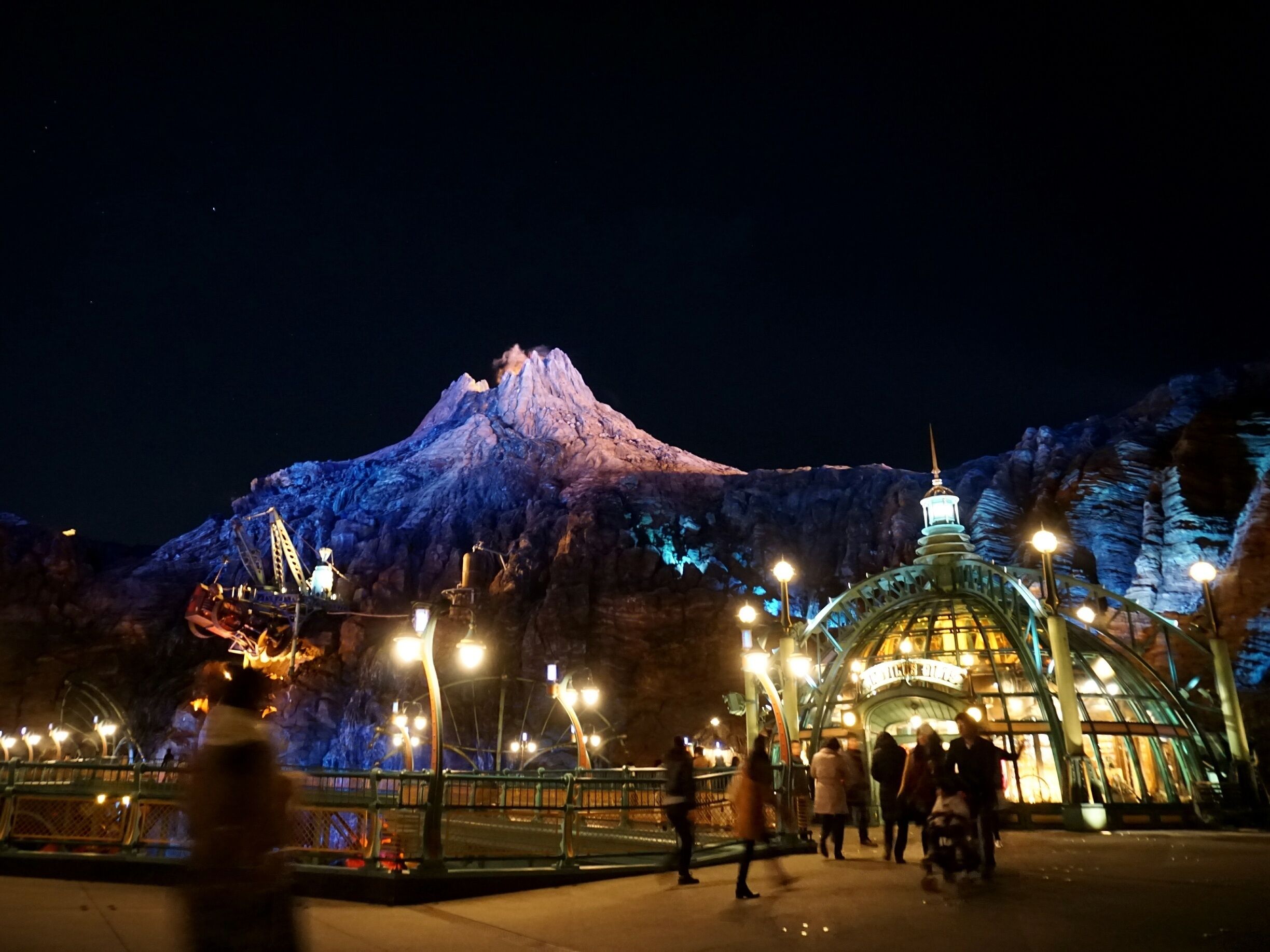 Tokyo DisneySea is part of the Tokyo Disney Resort, which opened in 2001 under the theme "Nautical exploration and adventure."

Technically not located in Tokyo but the neighboring prefecture of Chiba, Tokyo DisneySea is a popular amusement park for people of all ages. Personally I like DisneySea better than Disneyland because the streets are wider, have more places to sit, and most of the waiting time for rides is indoors, which makes it nicer for those sweltering hot days in the summer.

Oh and they also serve alcohol :)

For those who think that the 1day ticket is pricy (at 6,900 yen for adults, 4,500 yen for kids, it really is) but would still like to go, they also provide an after 3pm passport for 5,400 yen (3,500 yen for kids) on weekends or an after 6pm passport for 4,200 yen. Or if you still want to go the whole day, you can find slightly cheaper ones at discount ticket shops.



Closest Station: Maihama Station on the JR Keiyo Line.