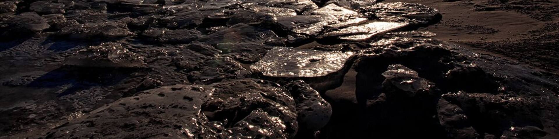 Against the Winter Sun *A Beautiful Nature*
#Nature
#Waukegan
#Lighthouse
#Illinois
#Chicago
#USA
#Sunset
#Winter
#Landscape
#Cloud
#Cloudscape
#Sky
An unique nature scene of Waukegan Municipal Beach, it was my first time to see the frozen and icy surface of Lake Michigan under the winter sun. 😊😊
Photo capture at Waukegan Municipal Beach, Waukegan Illinois USA in winter.
Photo Licensed by iLOVEnature's Photography Inspiration l All rights reserved.