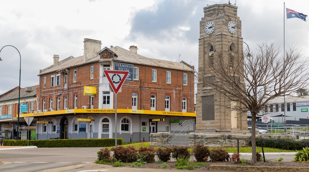 Quirindi which includes heritage architecture and a small town or village