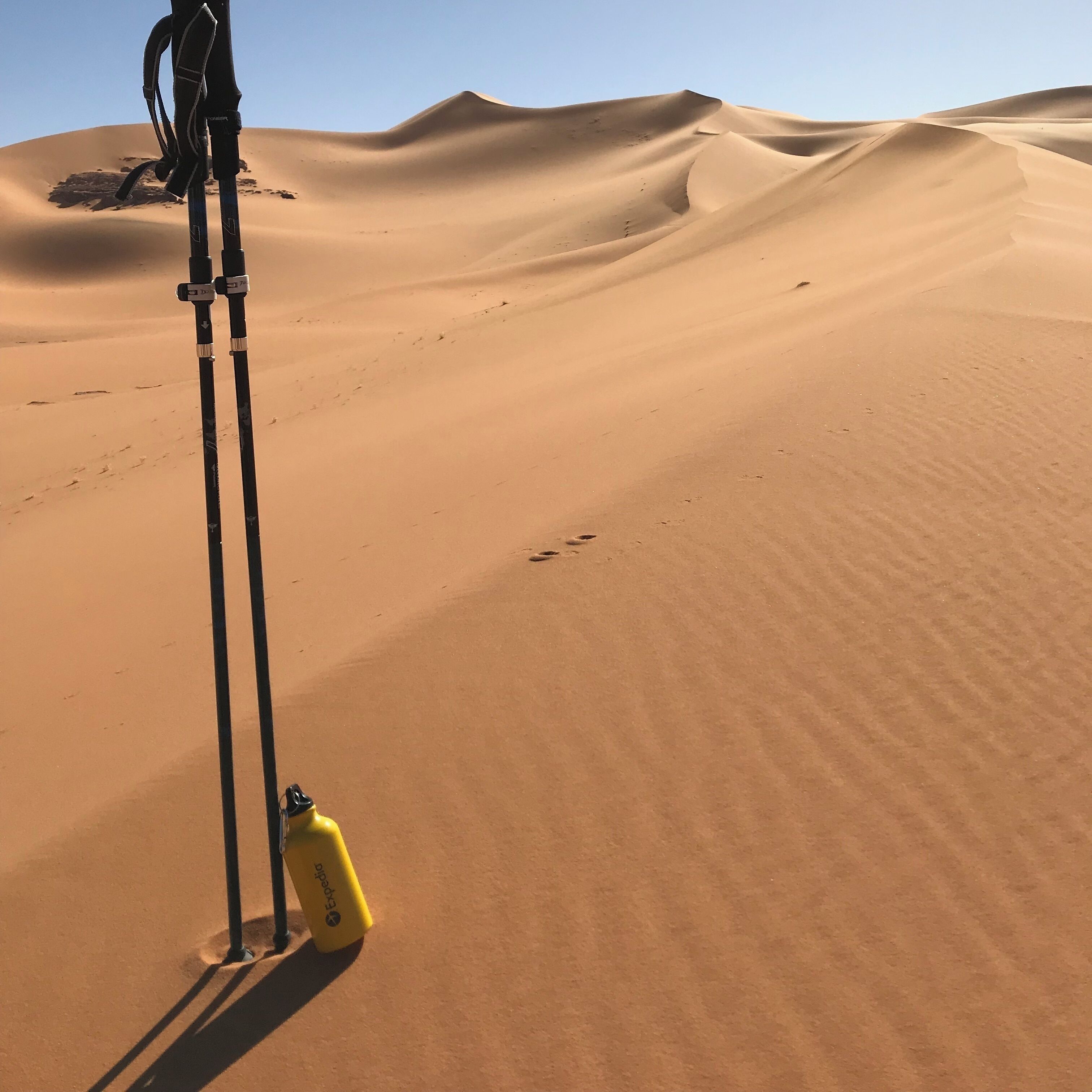 making a small break in the middle of nowhere :-) so nice to be there with an amazing silence, only the wind to listen to :-) #lifeatexpedia 