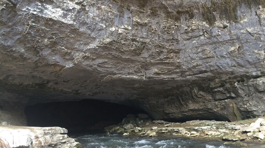 Buggytop Trail in Carter State Natural Area. Easy hike with real cool end result