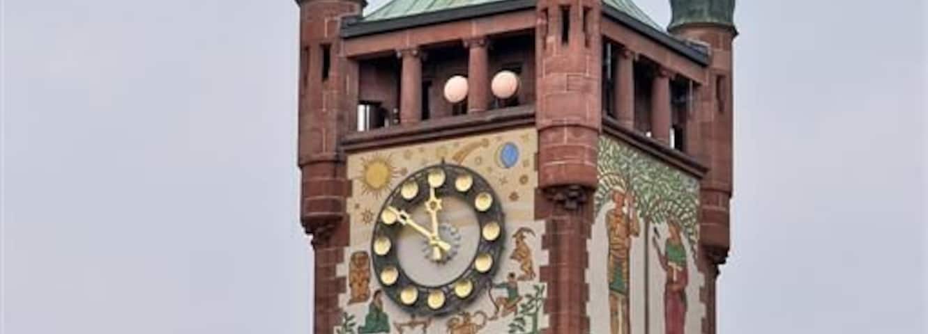 Bezirksamtsturm -Teleblick von der Schloßkirche