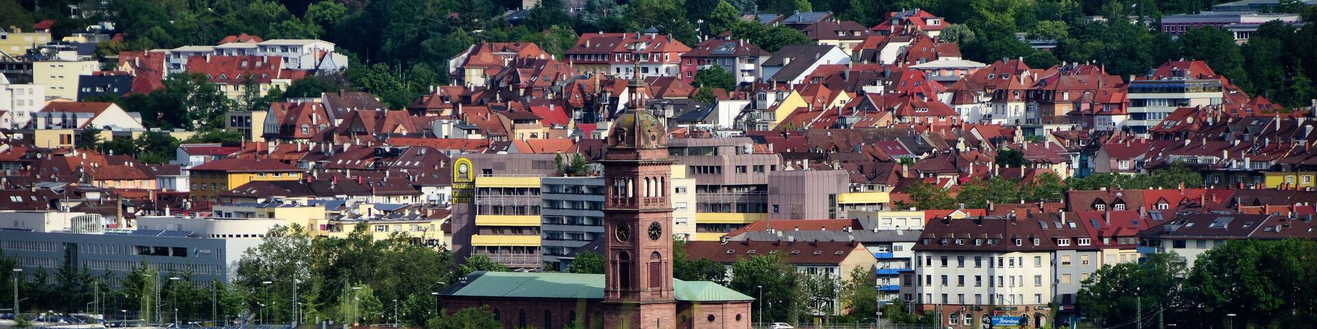 Panoramablick über die Goldstadt Pforzheim in Baden-Wuerttemberg, Deutschland