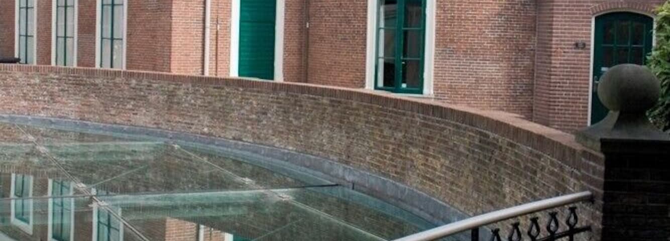 Tussen collegezaal en torens