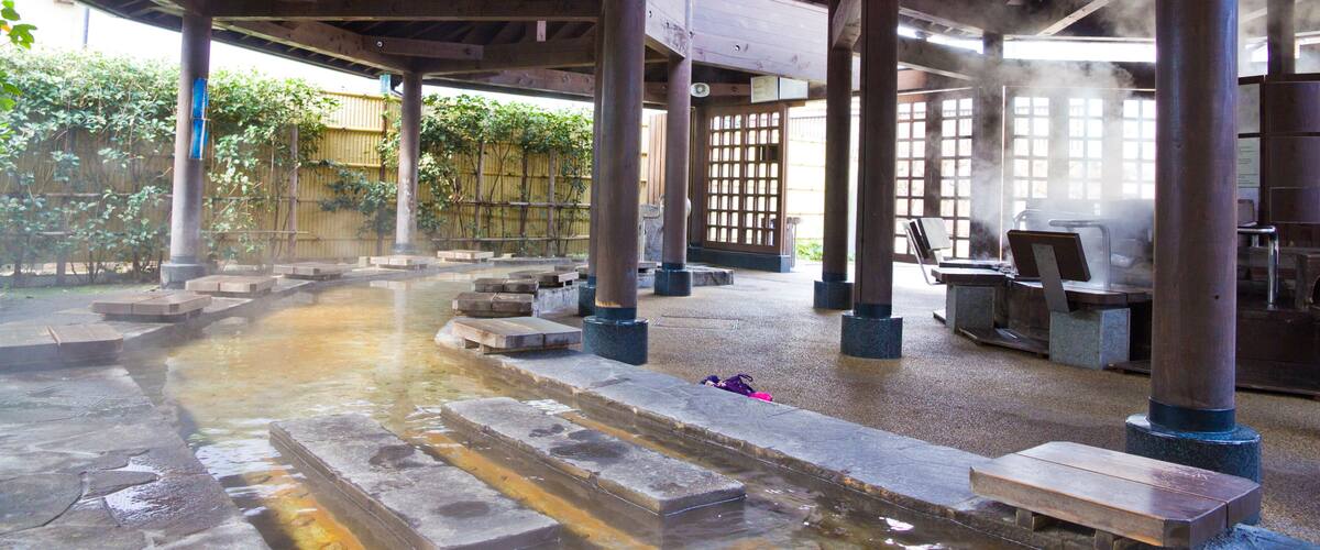 Beppu Onsen is a group of hot springs in the city of Beppu, oita in Japan. Beppu Onsen is divided into eight major hot spring areas known as "Beppu Hatto"