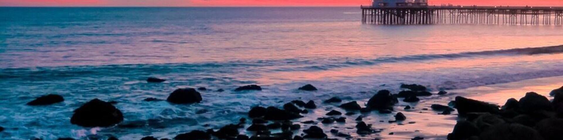 Malibu pier sunset 🌅