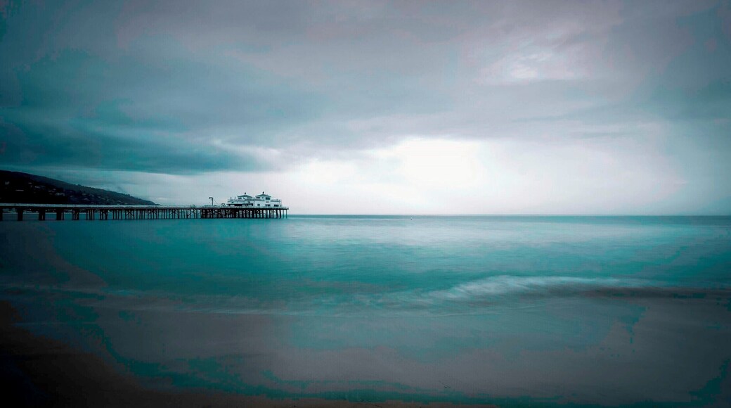 Malibu, CA. -October, 2016
Malibu Pier under stormy skies.
Storm clouds move across the skies over Malibu Pier on Halloween. Creating a tableau worthy of a pallet and a brush.
(photo by robb /robb image)
#BvSapplication #malibu #robbimage