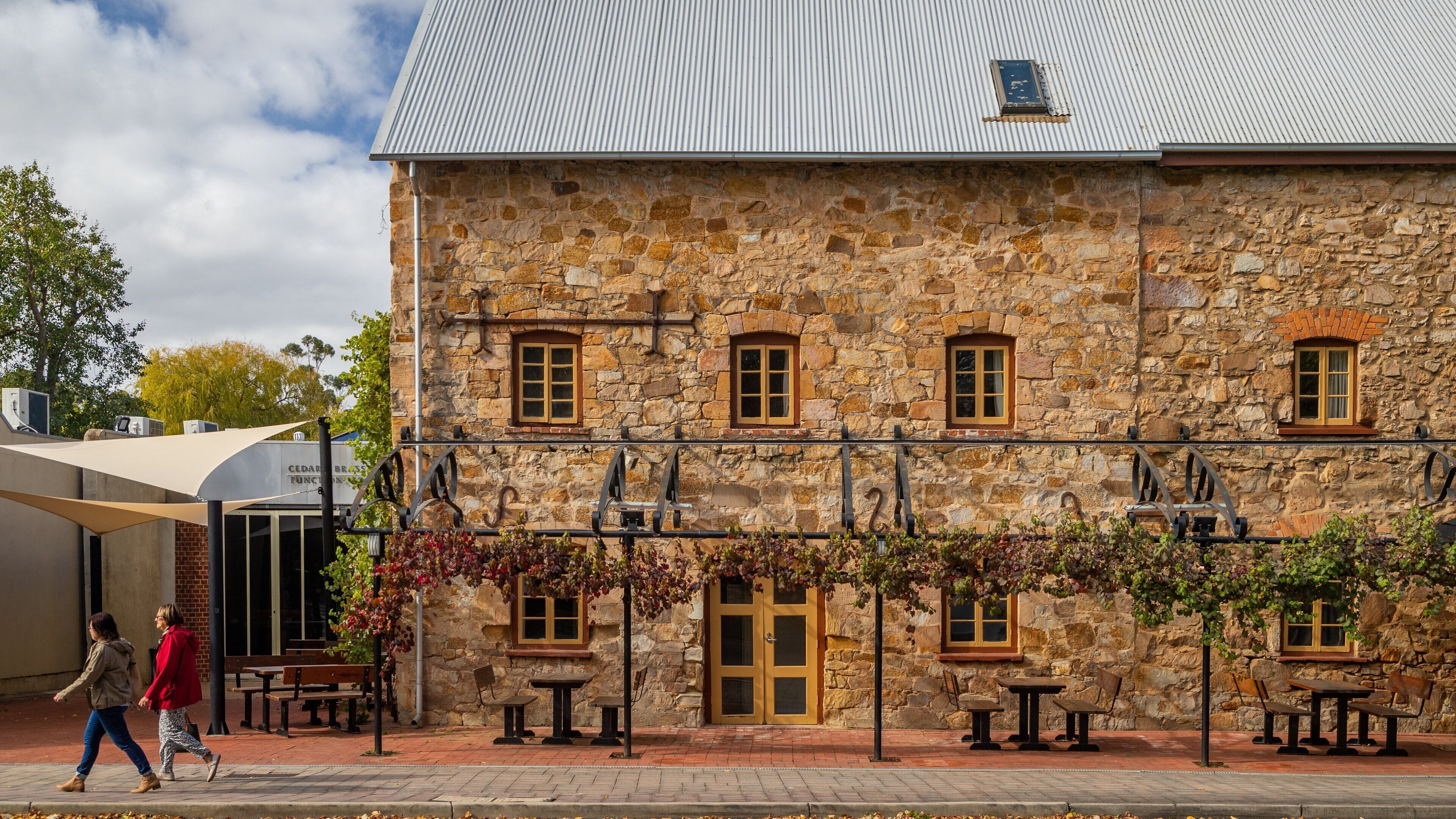 Hahndorf featuring street scenes as well as a couple