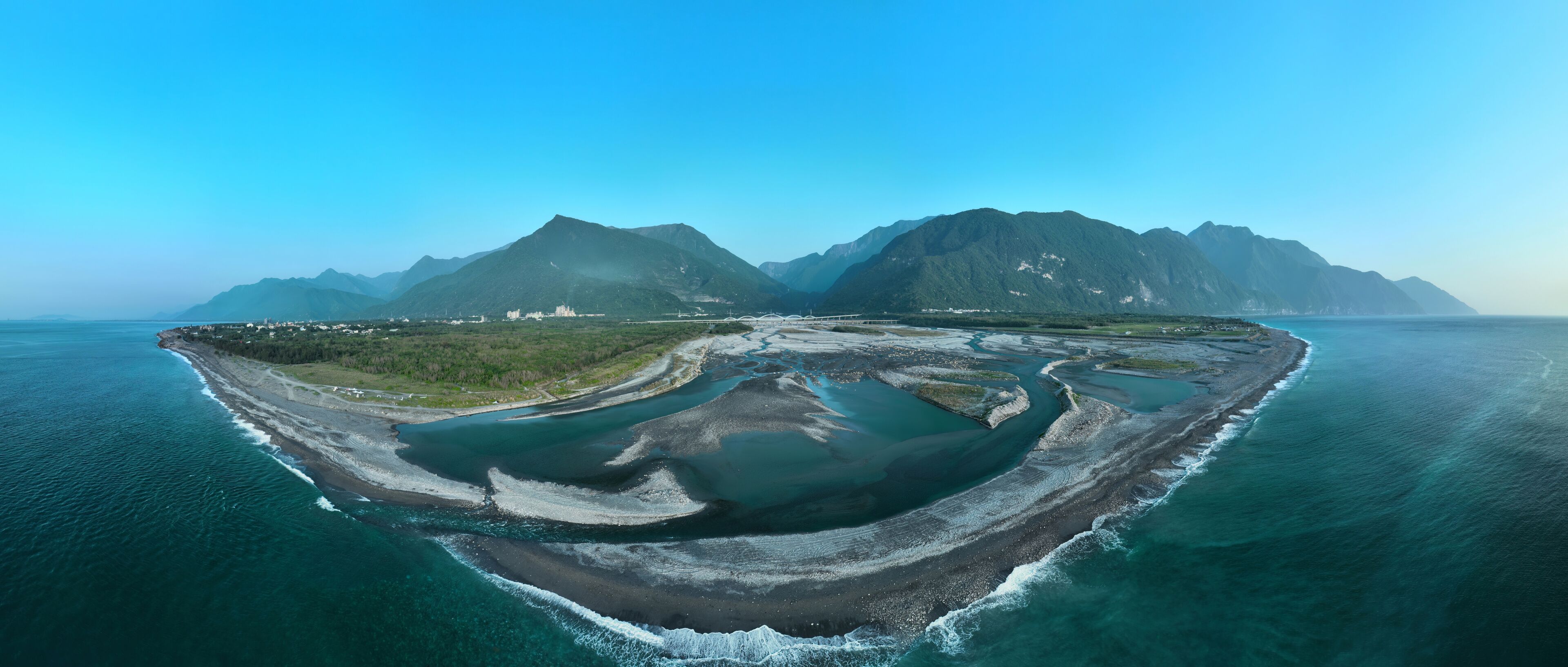 Liwu River - is a river entirely located in Xiulin Township, Hualien County, Taiwan. The deep gorges of Taroko National Park are formed by this river	