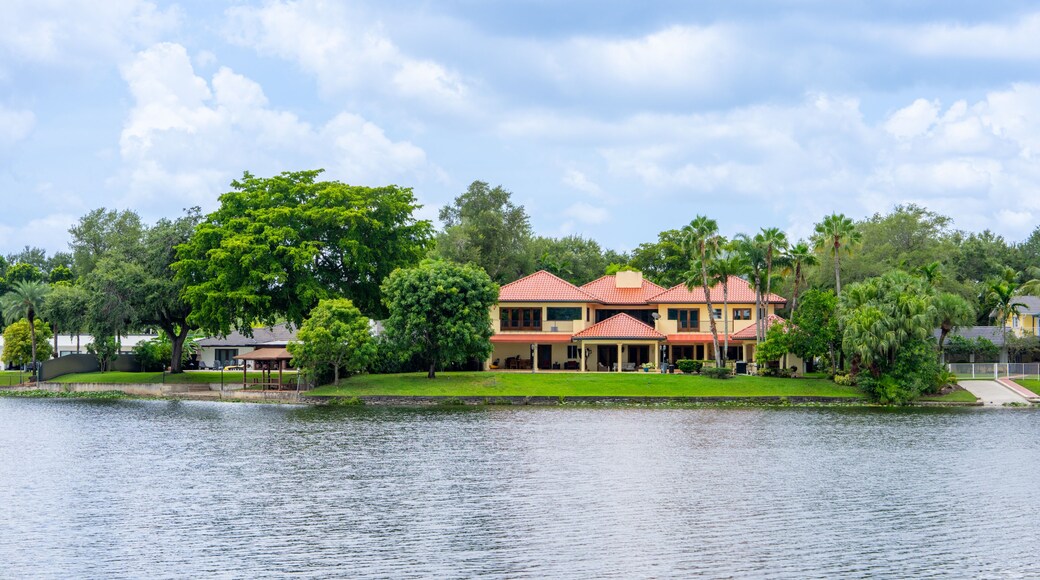 Luxury waterfront homes in Miami Lakes Florida