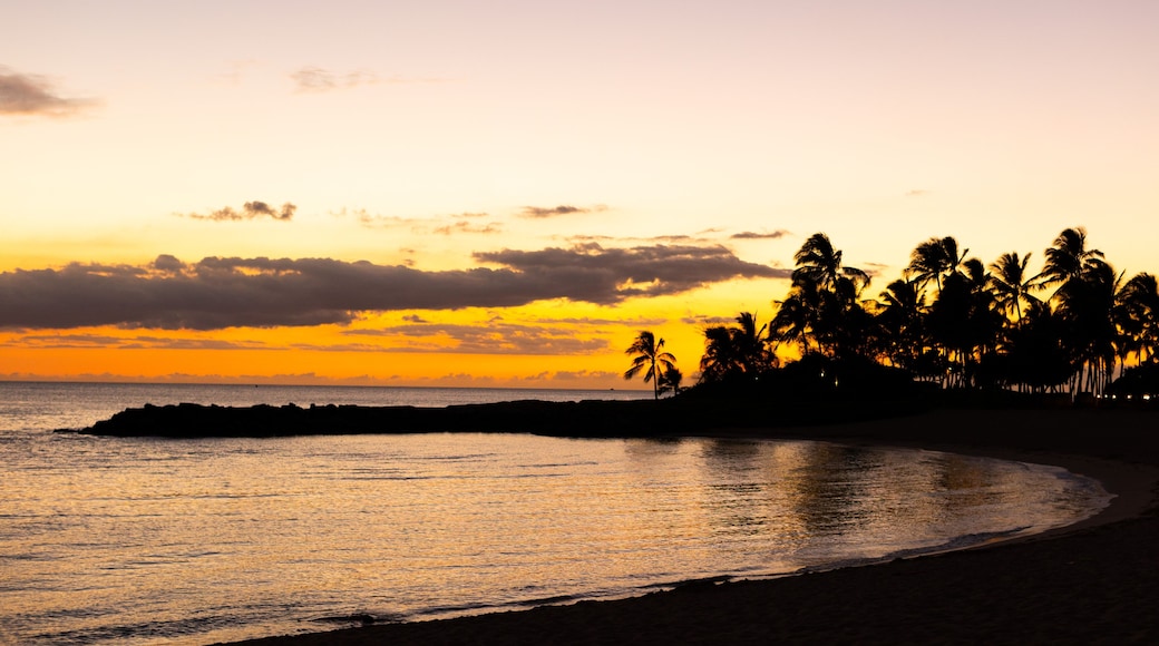 Beautiful Hawaiian sunset over a beach cove