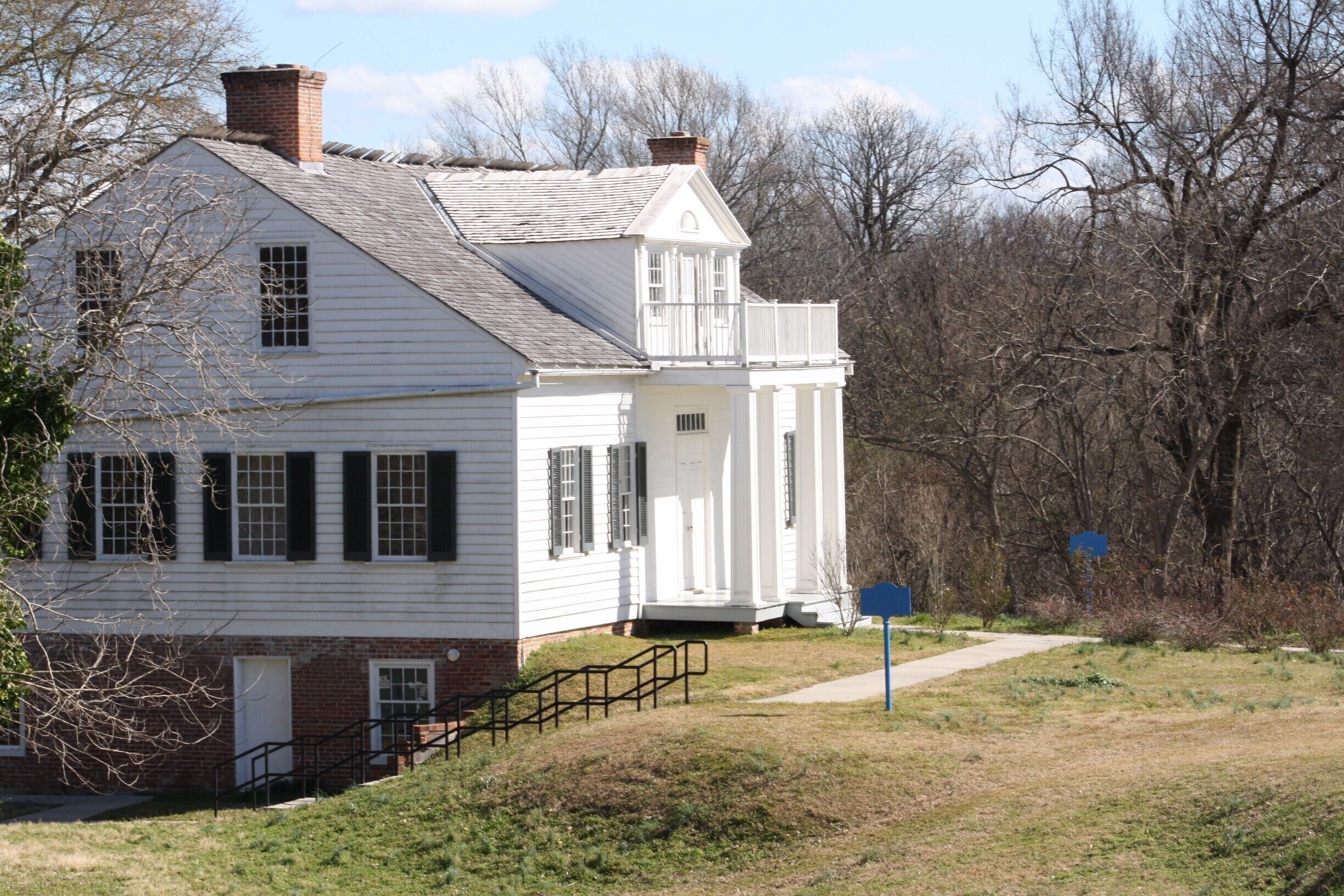 The James Shirley house in Vicksburg Military Park survived. The Shirleys were Union sympathizers, so all the Union Army took was their house, their horses, their silverware and all their other belongings and liberated their servants.