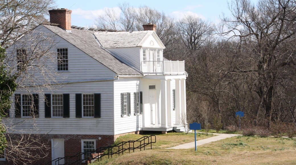 The James Shirley house in Vicksburg Military Park survived. The Shirleys were Union sympathizers, so all the Union Army took was their house, their horses, their silverware and all their other belongings and liberated their servants.