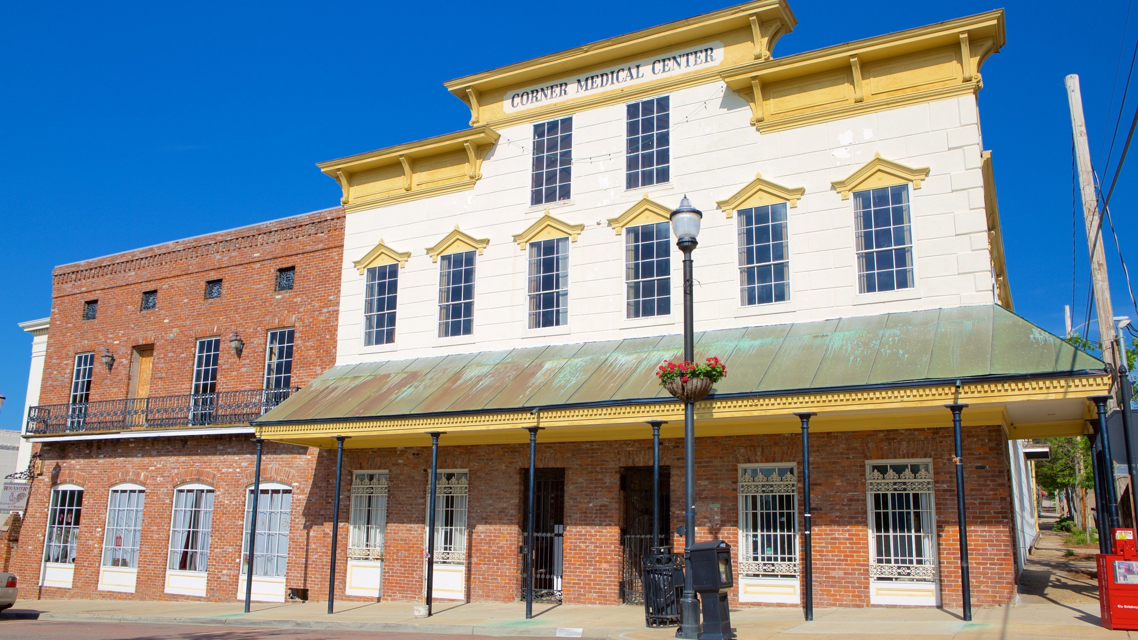 Vicksburg featuring a small town or village
