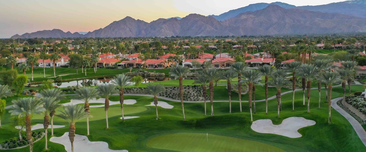 Four! Don’t get hit by the golf ball...I mean drone! #golf #palmsprings #palmdesert #coachella #california #travel #sunset #mountain #canyon #optoutside