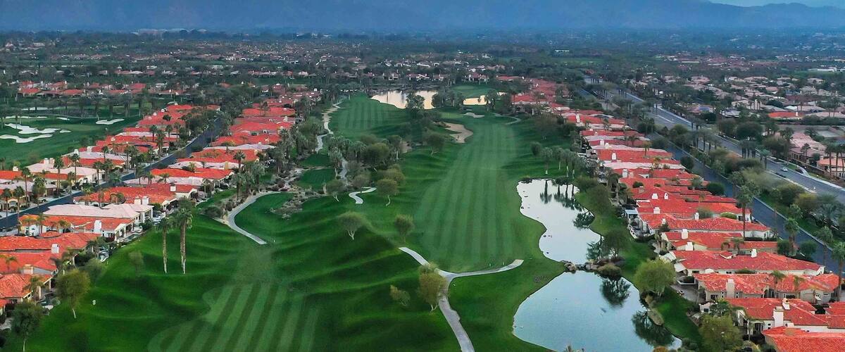 Tonight’s sunset 😍 Hope you had a fantastic day! #desert #life #palmdesert #california #sunset #mountains #golf #optoutside #drone #photography