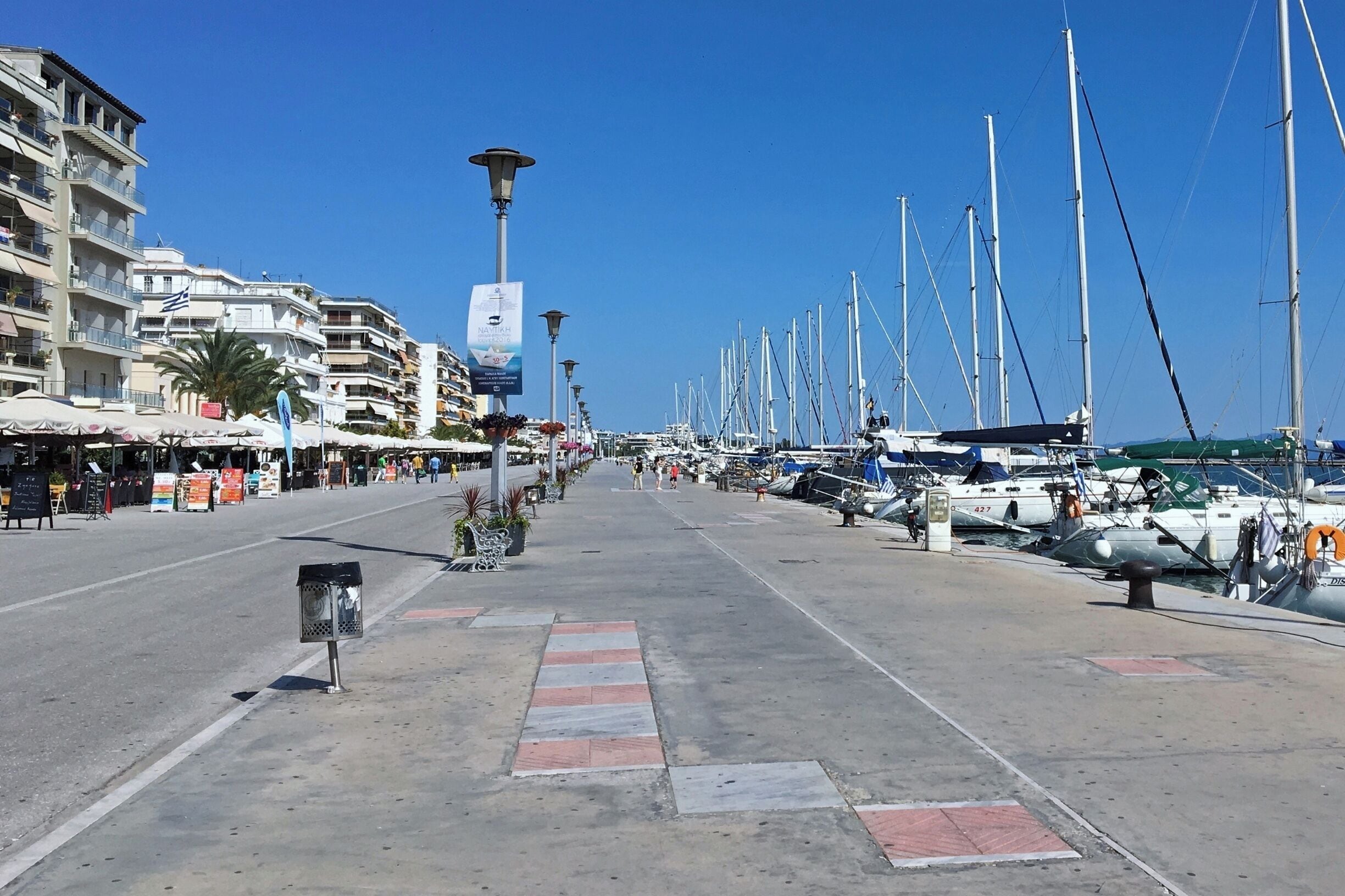 The waterfront or paralia of Volos is traffic-free, wide and spacious.  A lovely place to join locals for a stroll and watch the boat activity.
