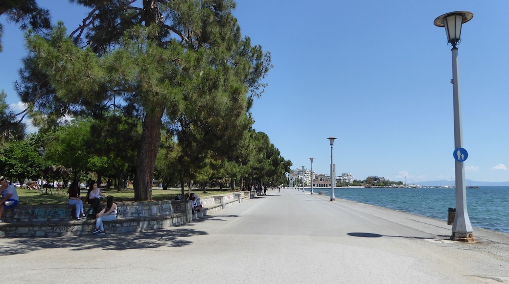 The park area of the waterfront in Volos. Volos is a wonderful city in it's own right and it is also the gateway to the stunningly beautiful Pelion region.