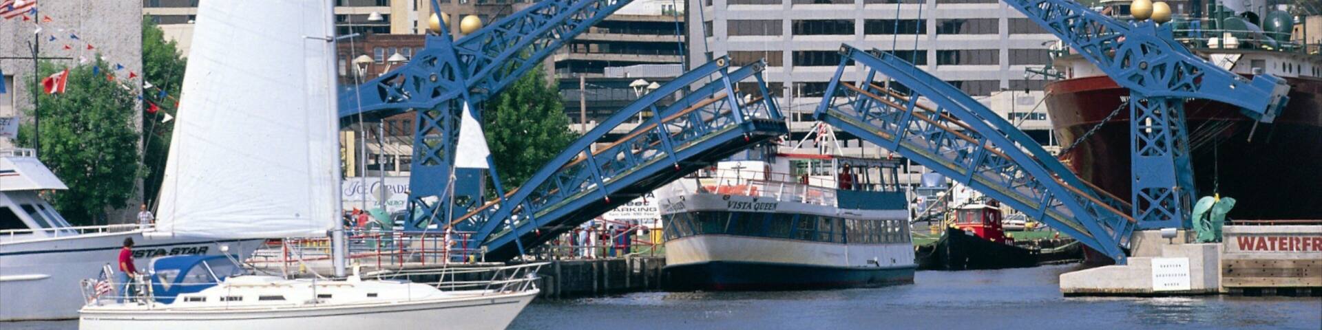 Duluth das einen Brücke, Segeln und Marina