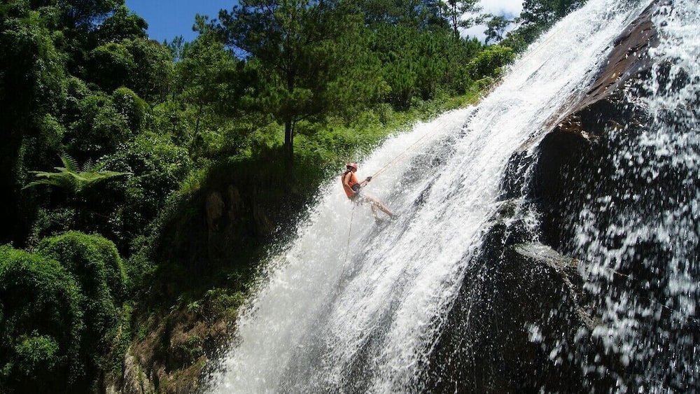 A wonderful little city in Vietnam: Da Lat.
Da Lat is a place for adventure! Canyoning it is!
Da Lat is a little town with a gorgeous market. You can a trip with the easy riders or visit waterfalls. You can also go canyoning.
I absolute loved doing this! If I have to recommend 3 places in VN this will be in it!
#outdoor #vietnam #waterlust #weekendgetaway