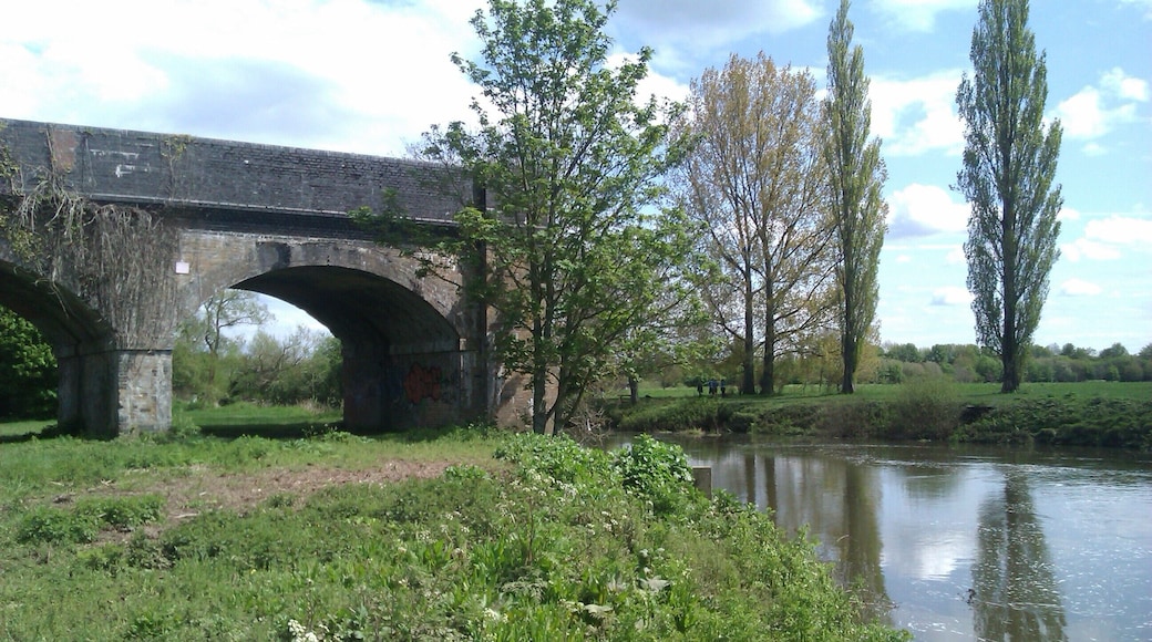 A memorial to a famous line which once linked Bournemouth with Bath. Just 2 arches left, but let's hope nobody ever demolishes it.