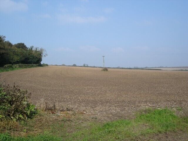 Farmland near Farnham Taken at the very southwest corner of the square.
