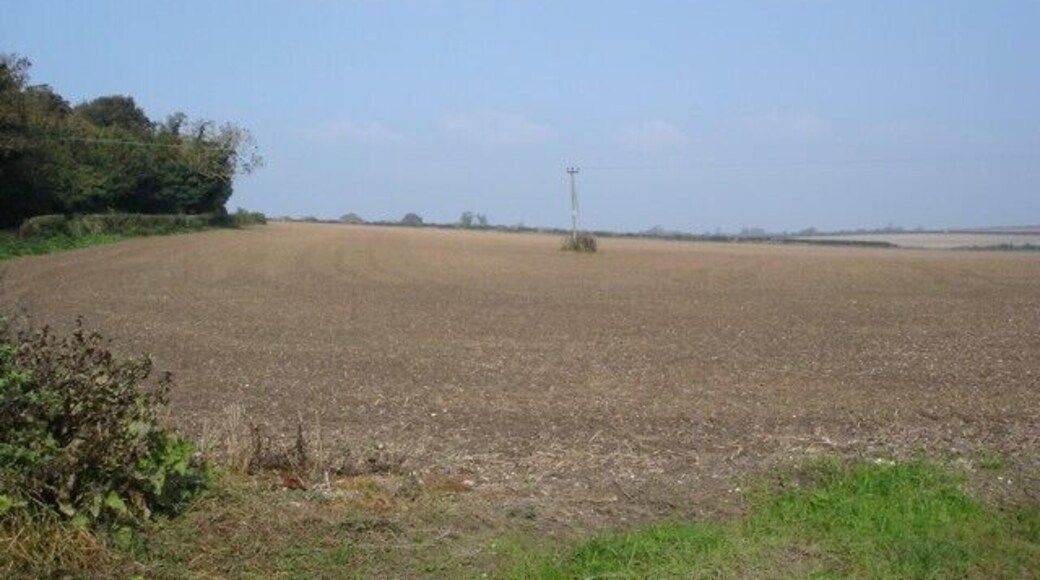 Farmland near Farnham Taken at the very southwest corner of the square.
