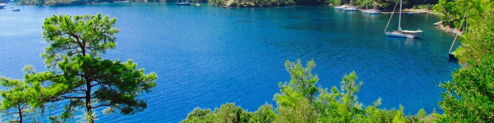 The word turquoise comes from the French for Turkish. It makes a perfect sense, doesn't it?
Tasyaka Bay (or some call it Tomb Bay) has a great sea. You can hike to see that wonderful view and Carian & Lycian rock tombs (Ionic temple, house, and pigeon-hole tombs) closely.
Peaceful place to swim, hike, cast anchor and spend the night. #BestOf5 #hiking #sailing #blue #waterlust