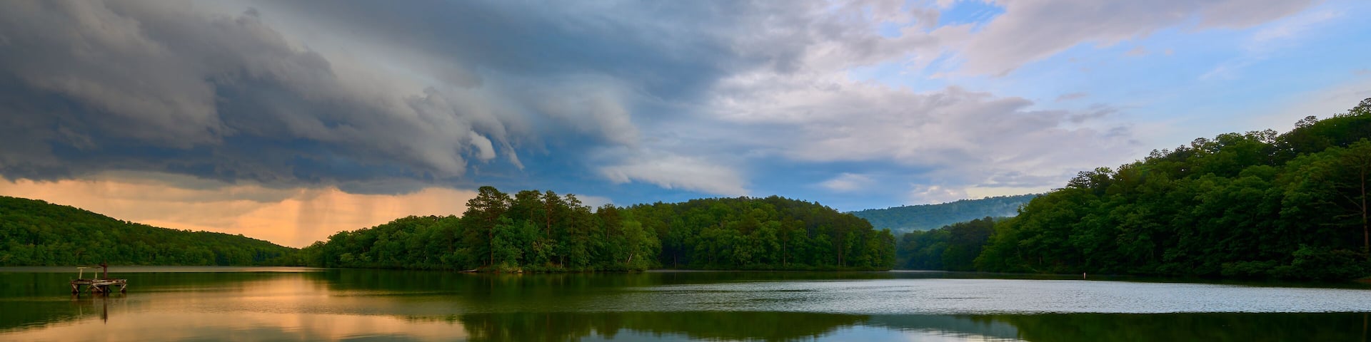 Tranquility of gorgeous summer evening at the park
