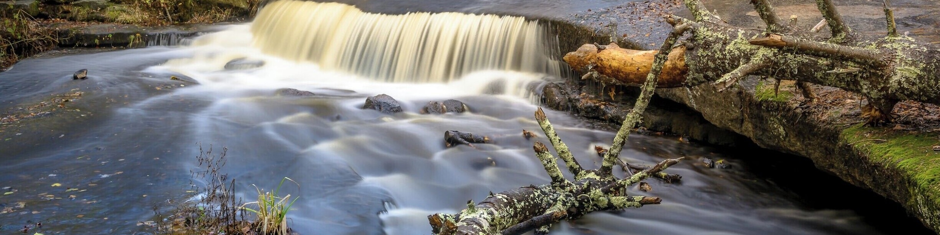 Fresh rains the night before was a good sign that the waterfalls would offer some great views.