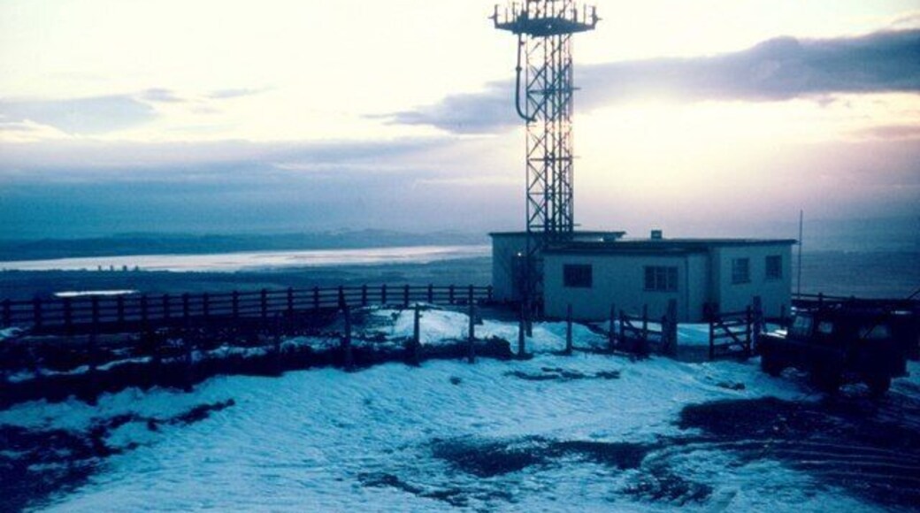 Looking southwest to mast. Taken on a short winter's day looking towards the setting sun and the "silvery Tay".