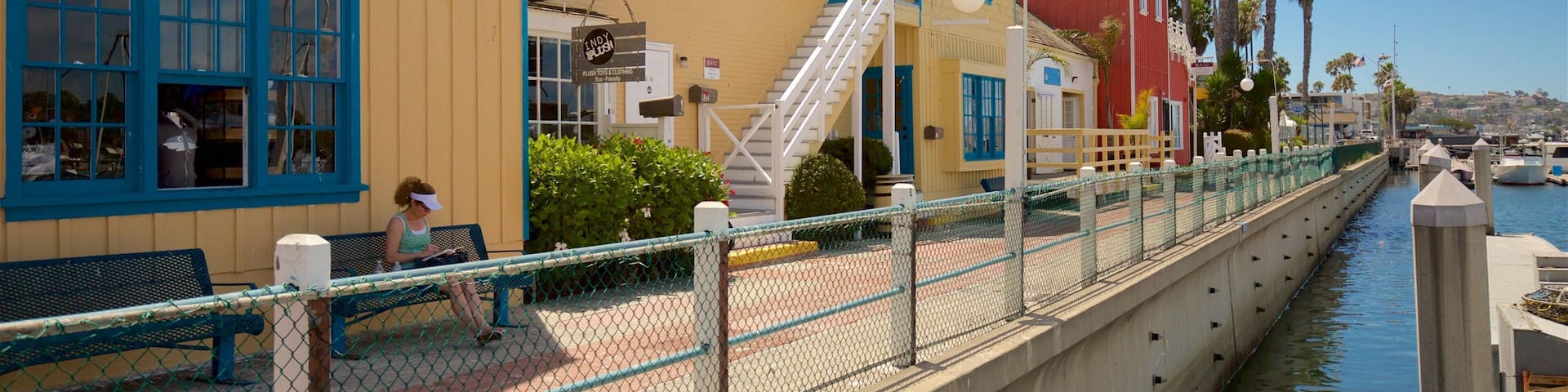 Marina del Rey mit einem Bucht oder Hafen