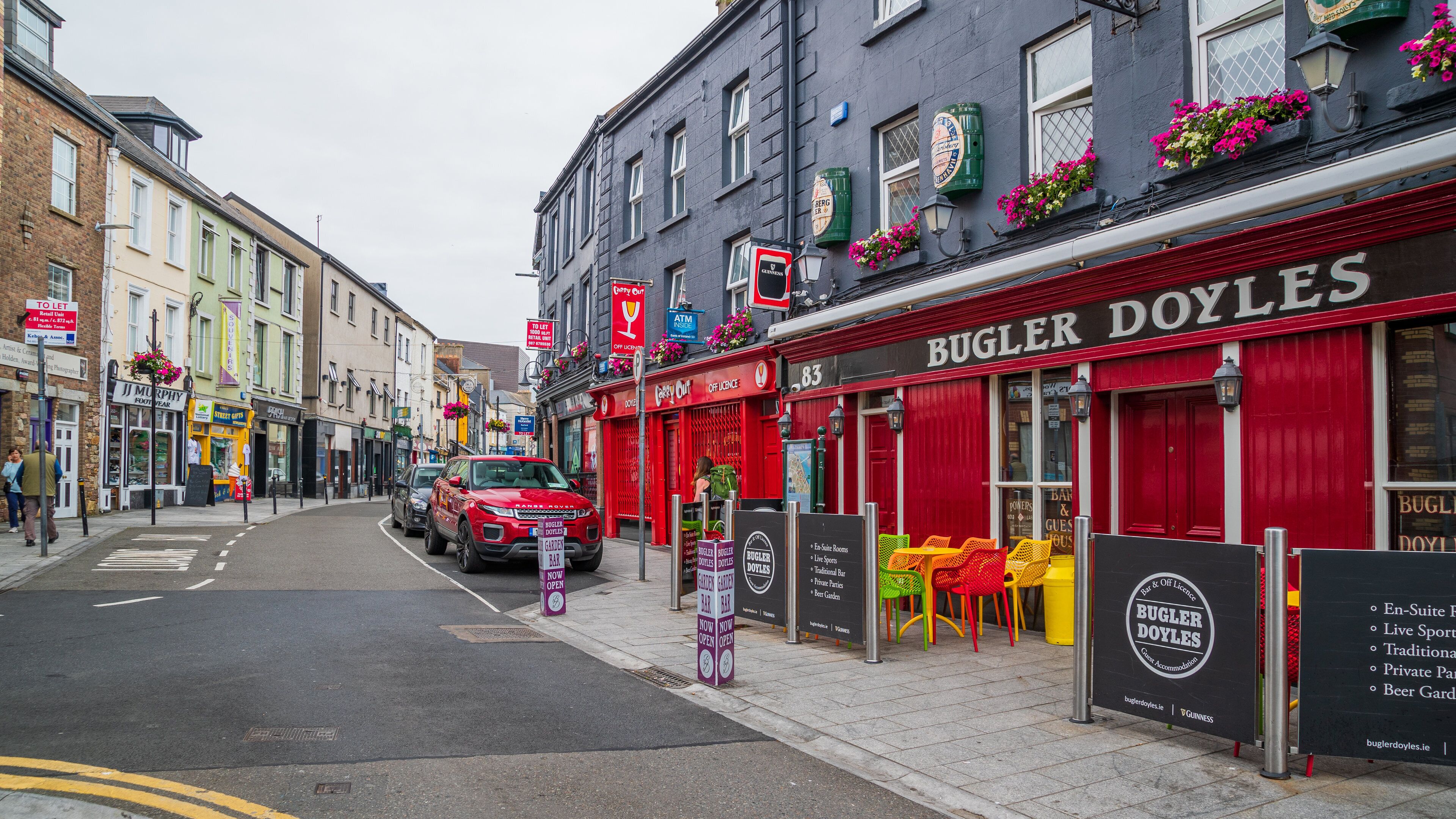 Wexford showing a city