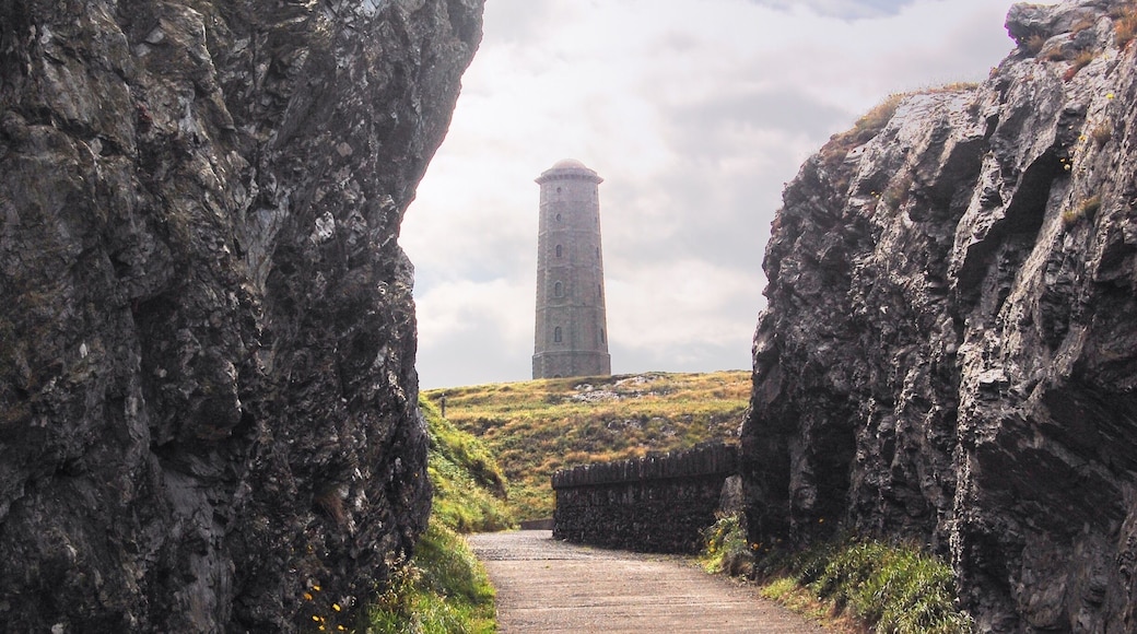Approaching the lighthouse