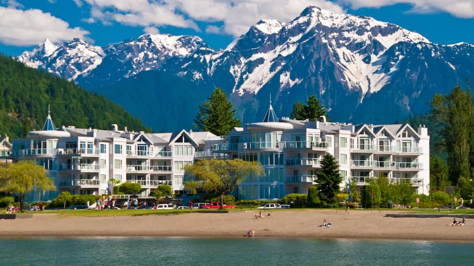 A resort with a mountain backdrop.