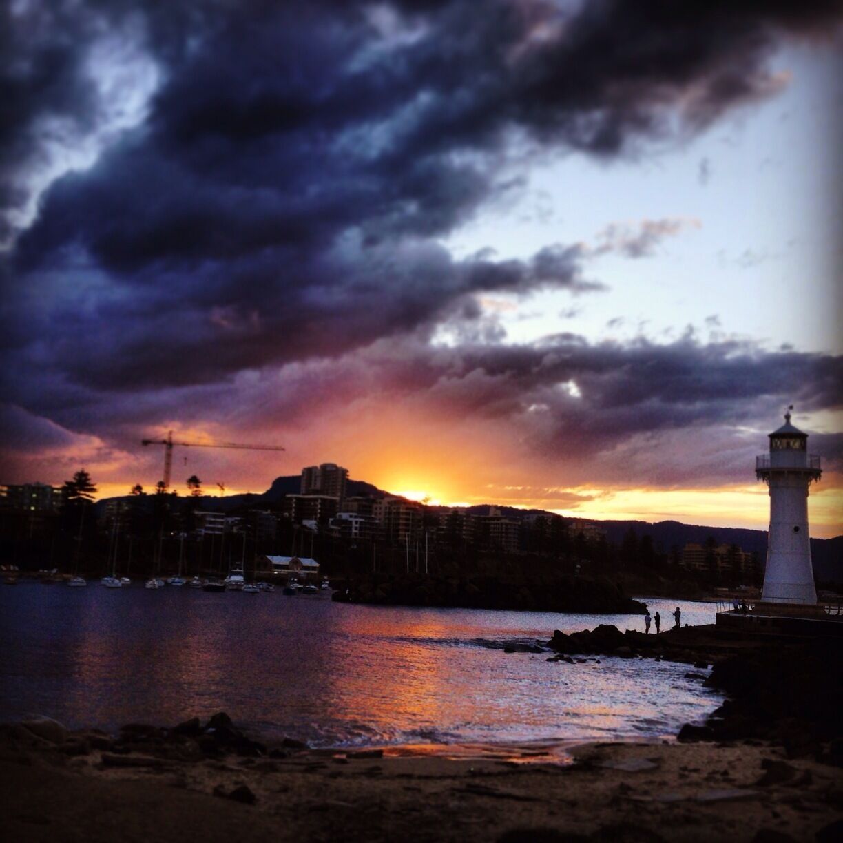 Just Enjoying an Awesome Autumn Sunset ☀️  Wollongong is about 82 kilometres (51 miles) south of Sydney. #goldenhour