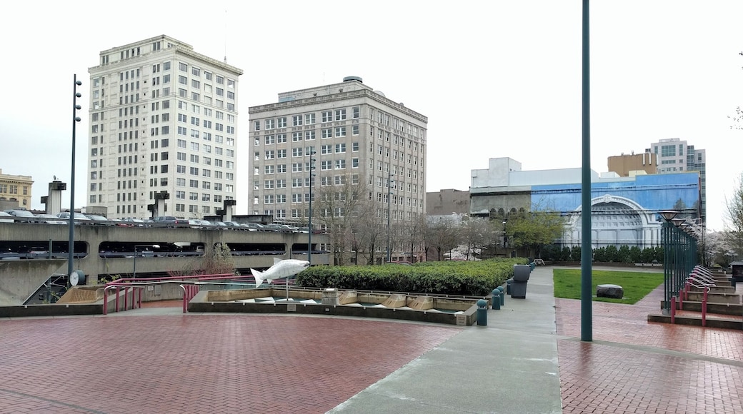 Nothing like the holidays. Every now and then you get the town all to yourself :)