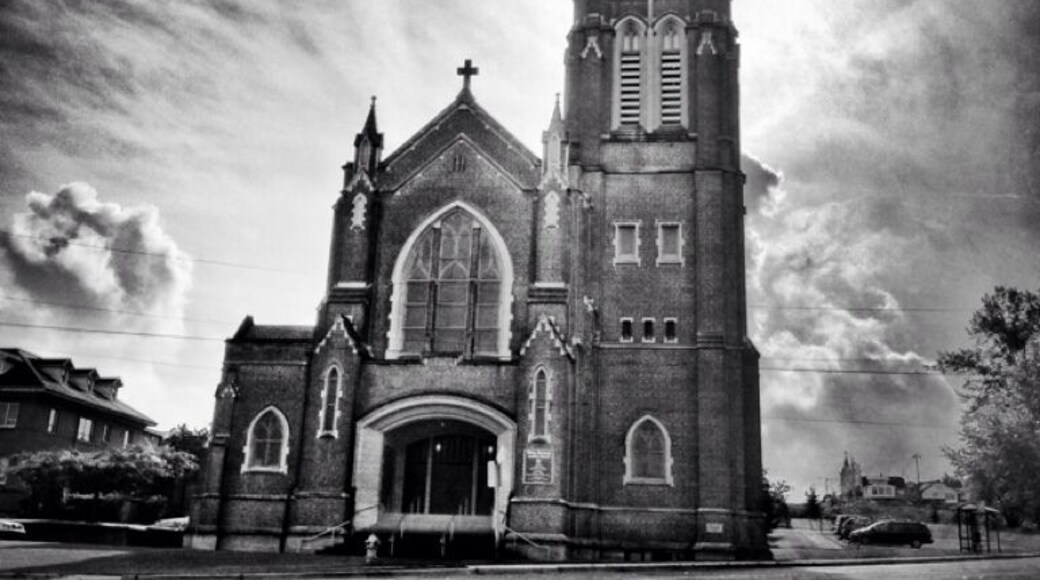 Tacoma is chuck full of these classy old churches. This one was easily my favorite. #church #architecture #tacoma