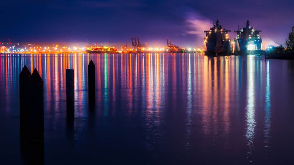 I took this last Monday while in Tacoma. Perfect water for some great light reflections.