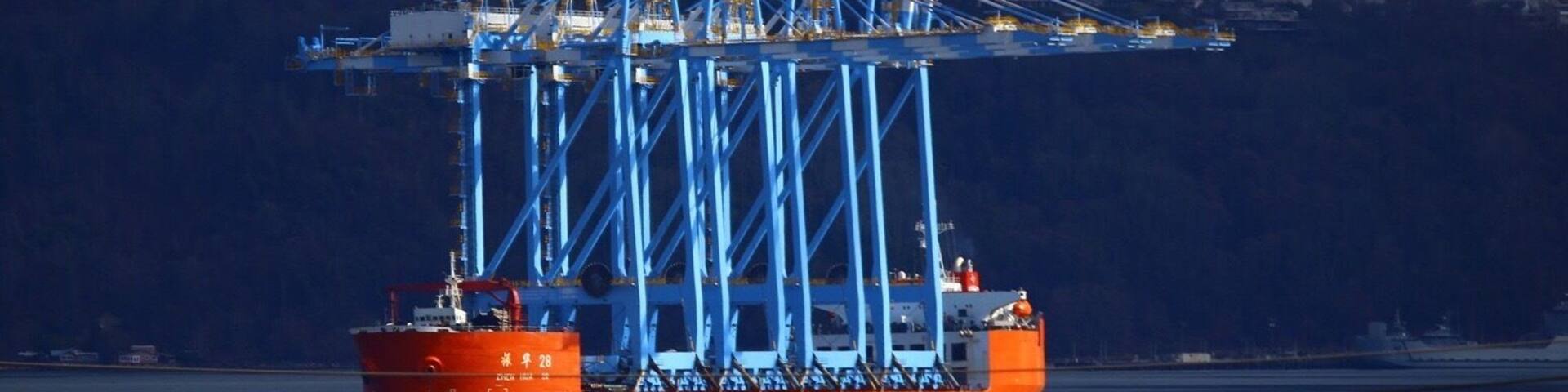 Massive new cranes for the ever busy Port of Tacoma