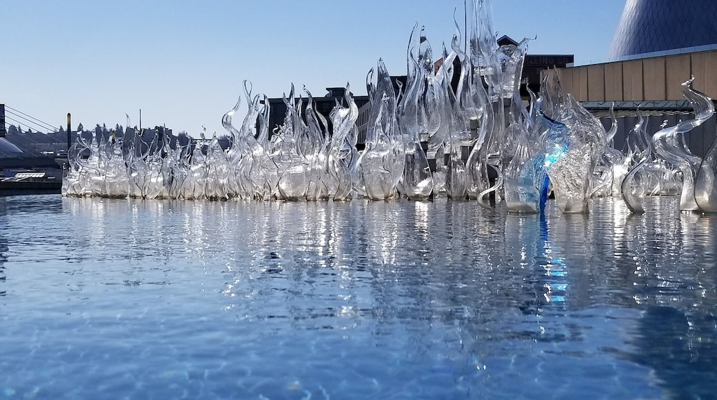 If you haven't had a chance to look at the Museum of Glass, put it and the hot shop on your list.
#Details
#LifeAtExpedia