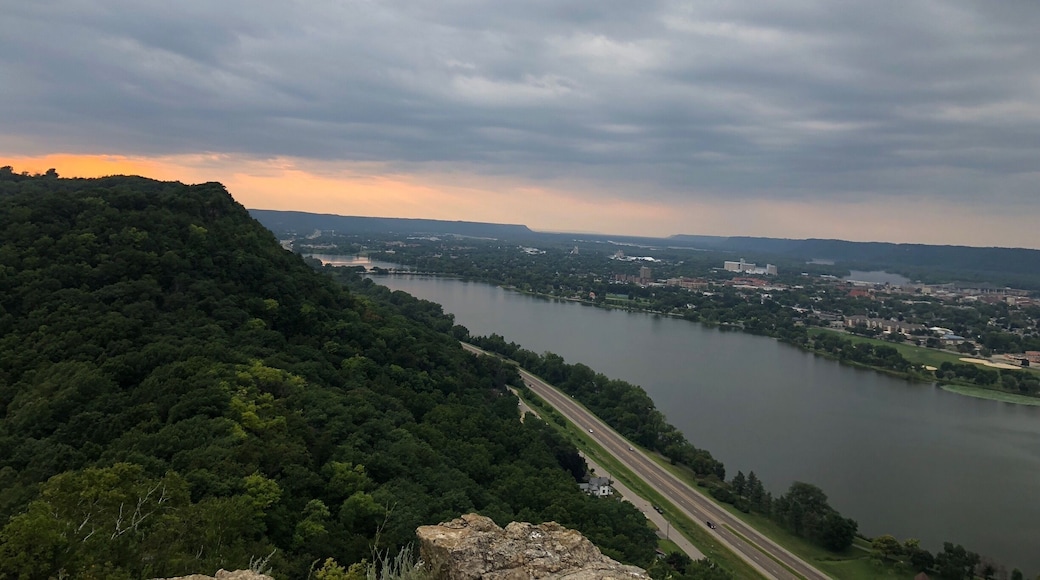Sugarloaf trail....360 degree views from the top of sugar loaf of the Mississippi River valley. 28 routes for rock climbing to the peak....nice hiking trail to the base!