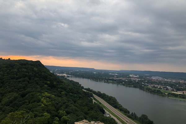 Sugarloaf trail....360 degree views from the top of sugar loaf of the Mississippi River valley. 28 routes for rock climbing to the peak....nice hiking trail to the base!