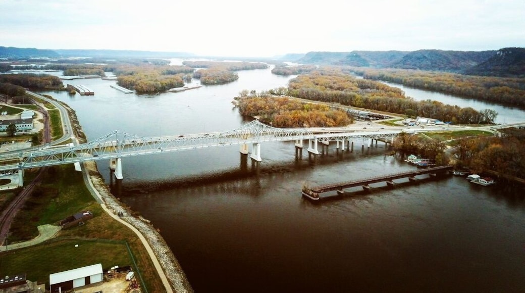 Not everywhere in the Midwest is flat. On the boarder of Minnesota and Wisconsin, the town of Winona's beauty will surprise any MidWesterner once they see the rolling hills and beautiful foliage. Fall is a great time to visit to see the leaves changing through the winding roads of Interstate 90. There's even plenty of places to rent kayaks and canoes if you'd like to get on the water! With plenty of local coffee shops and breweries, it's easy to find a place to relax near the Mississippi River. #LifeAtExpedia