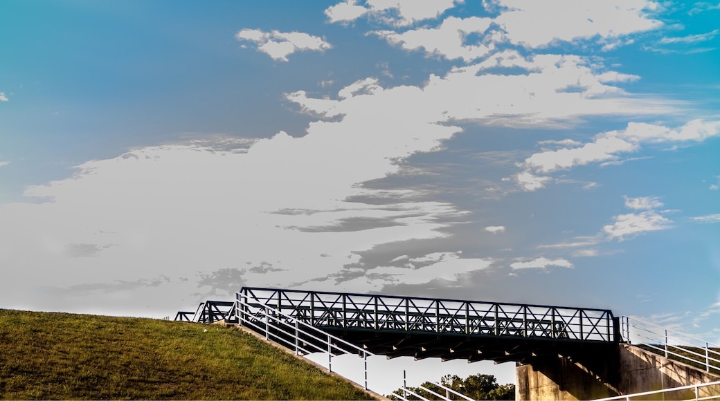Went for a family get together at this park and the view of dam is very good
