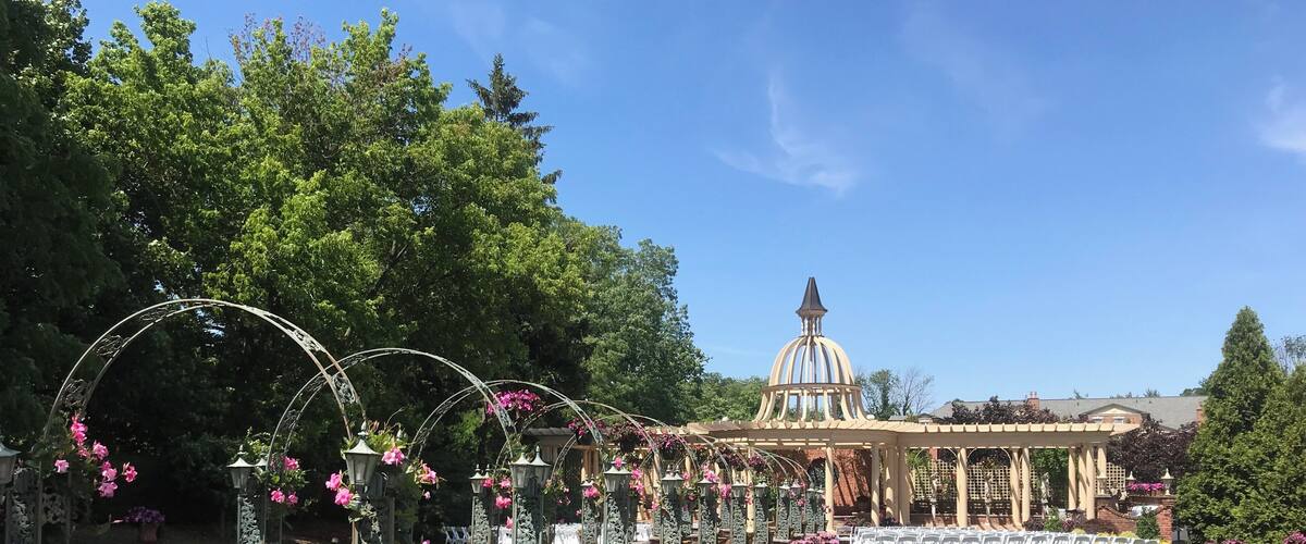 Best wedding location.