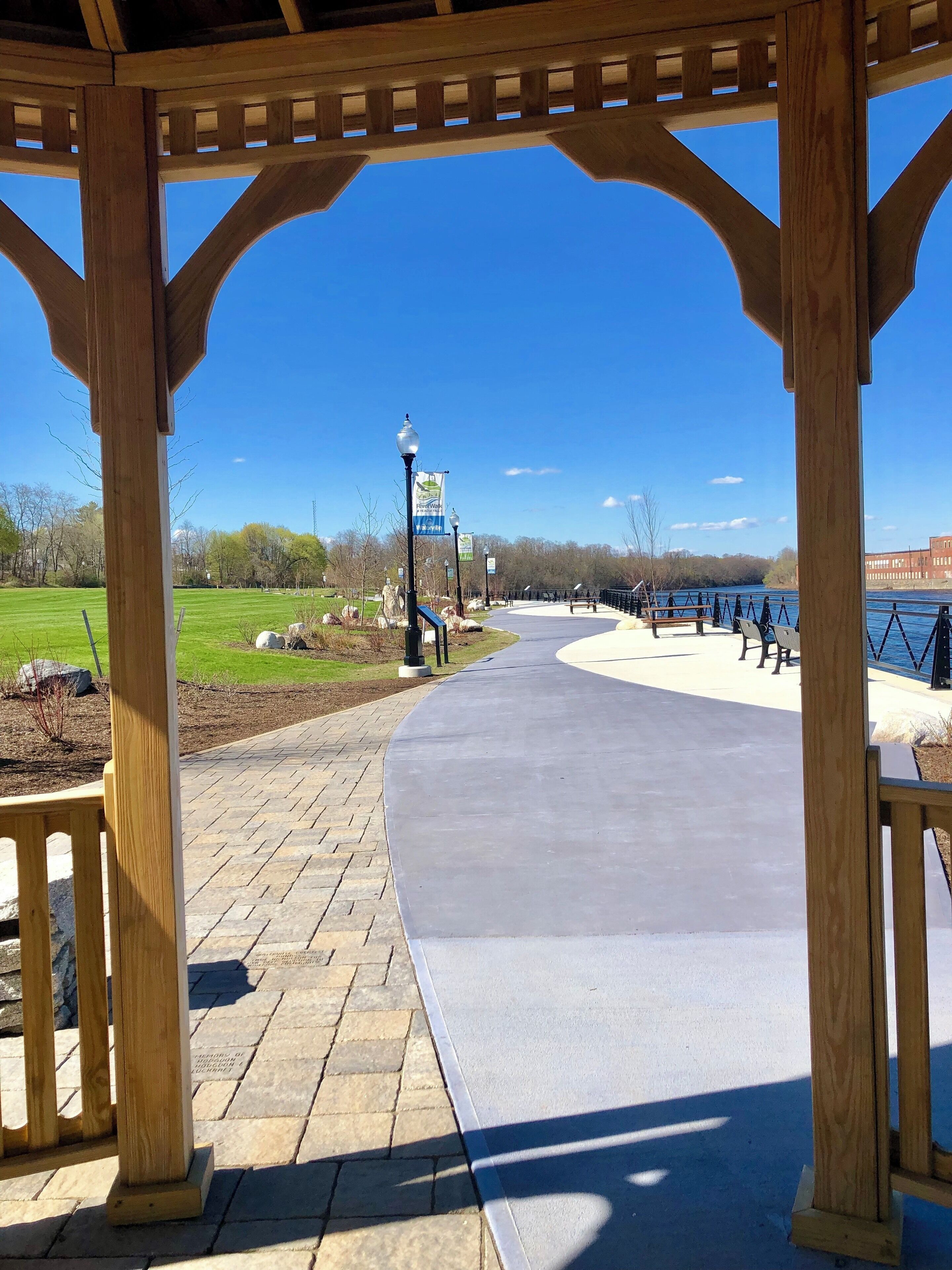 A small Riverwalk along the historic Kennebec River.