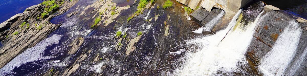 A water fall on Kennebec river