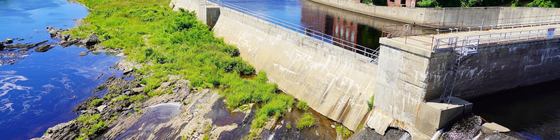 A water fall on Kennebec river